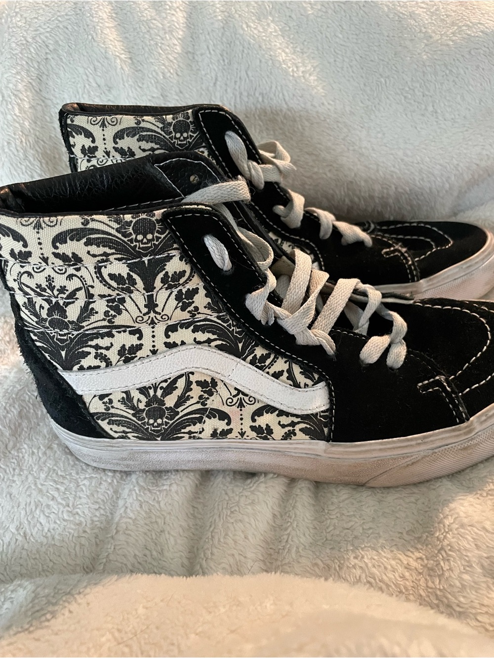 Vans Sk-8 Hi Tapestry Skull black white Damask print Hi top Sneakers Unisex